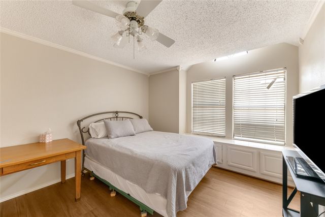 402 Santa Fe Trail 37, Irving, TX 75063