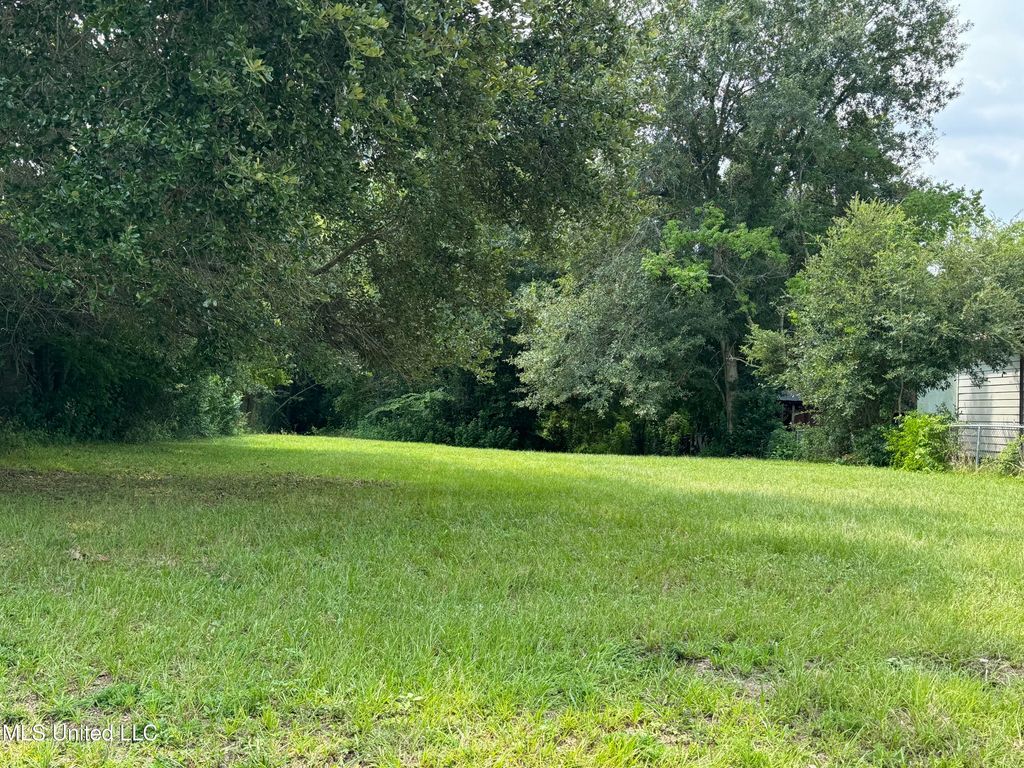657 Walker Street, Biloxi, MS 39530