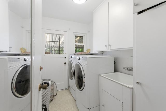 373 Carlos Avenue, Redwood City, CA 94061