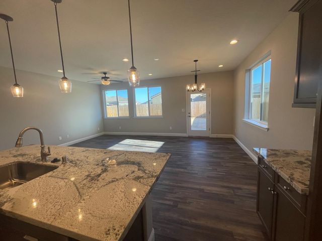 16209 West David Avenue, Kerman, CA 93630