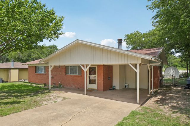6712 Wallis Road, Lake Worth, TX 76135
