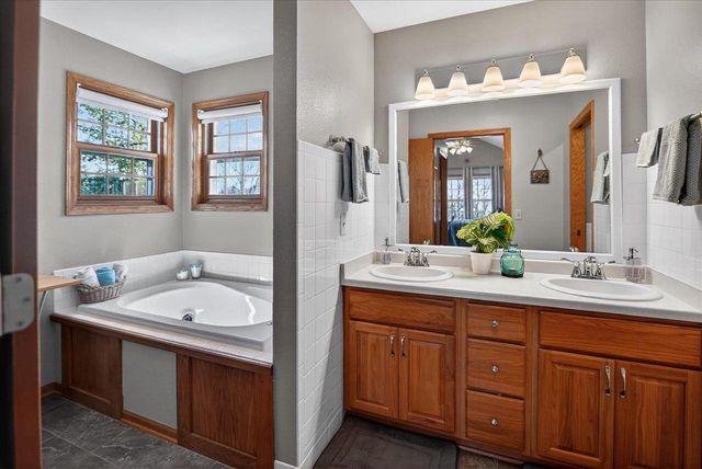 2265 Innsbrooke Drive, Sun Prairie, WI 53590