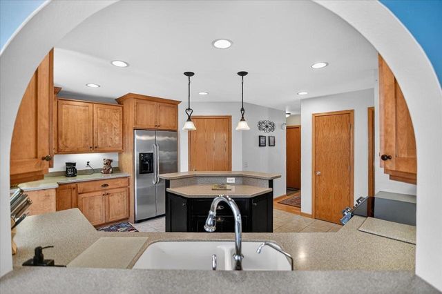 2265 Innsbrooke Drive, Sun Prairie, WI 53590