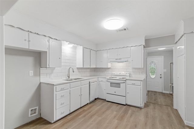 615 Riveredge Drive, Richmond, TX 77406