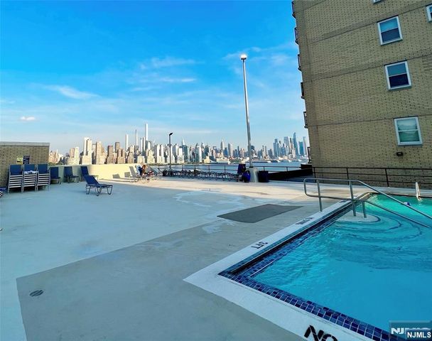 6600 JFK Blvd E 6C, West New York, NJ 07093