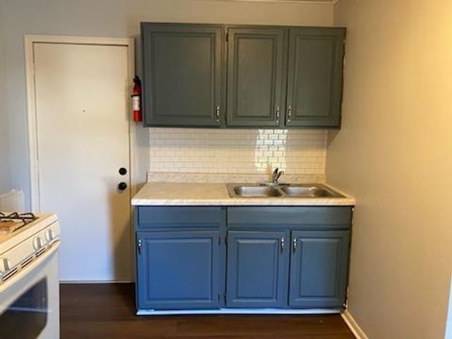 893 Jenks Avenue, Saint Paul, MN 55106