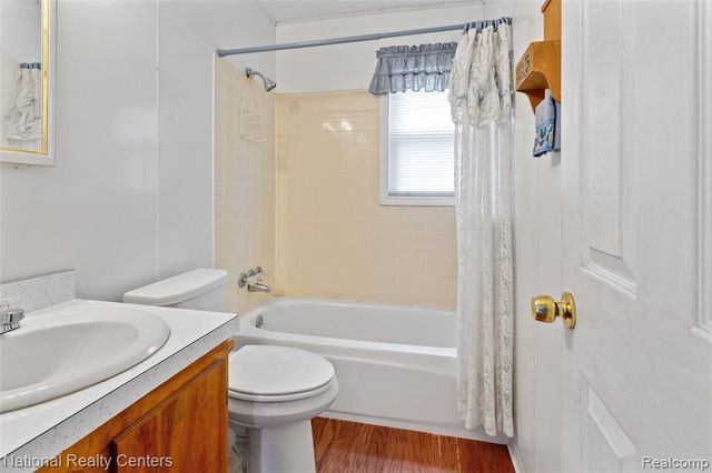 28524 Barton Street, Garden City, MI 48135