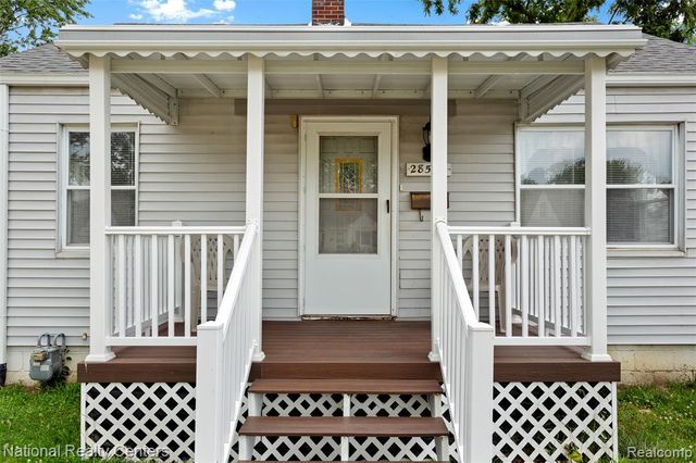 28524 Barton Street, Garden City, MI 48135