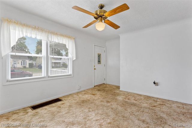 28524 Barton Street, Garden City, MI 48135