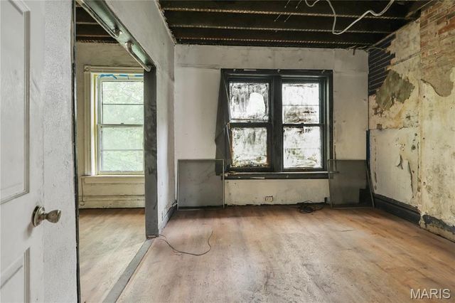 5960 Minerva Avenue, St Louis, MO 63112