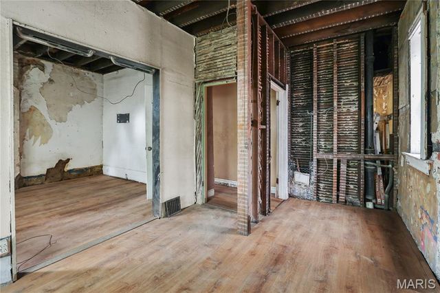 5960 Minerva Avenue, St Louis, MO 63112