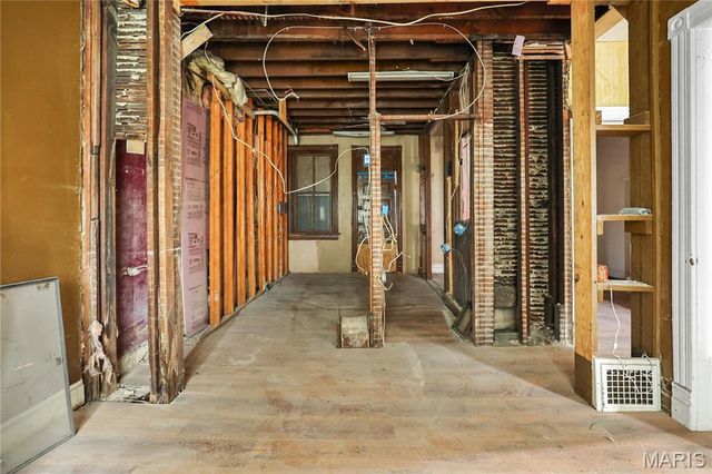 5960 Minerva Avenue, St Louis, MO 63112