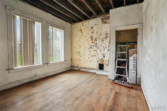 5960 Minerva Avenue, St Louis, MO 63112