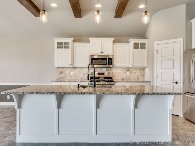 7025 E Oak Ridge Street, Broken Arrow, OK 74014