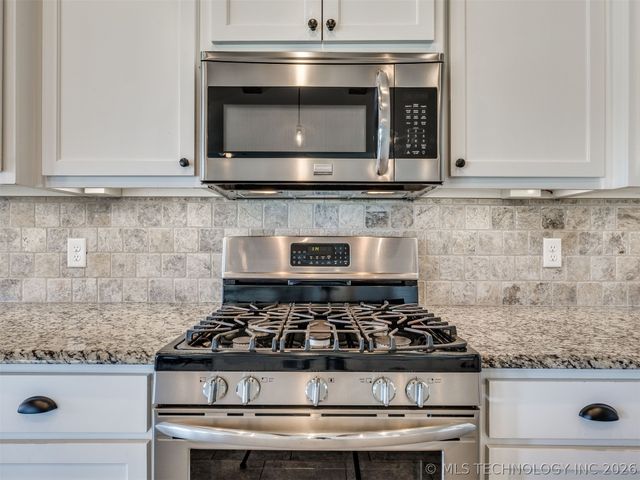 7025 E Oak Ridge Street, Broken Arrow, OK 74014