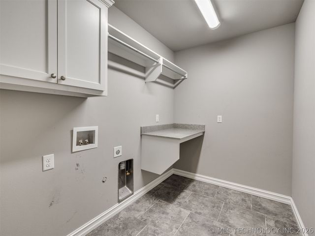 7025 E Oak Ridge Street, Broken Arrow, OK 74014