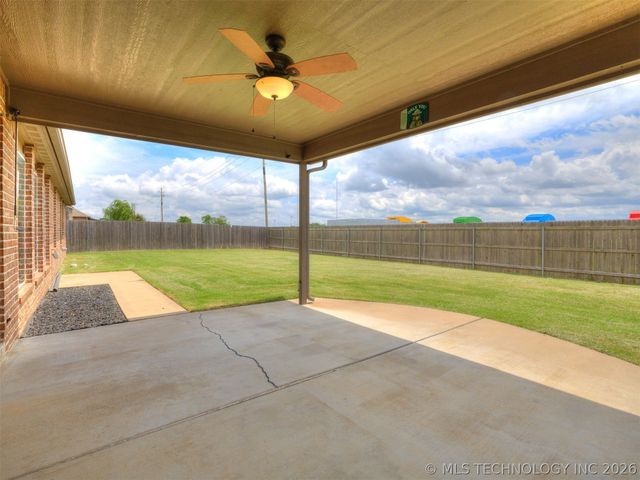 7025 E Oak Ridge Street, Broken Arrow, OK 74014