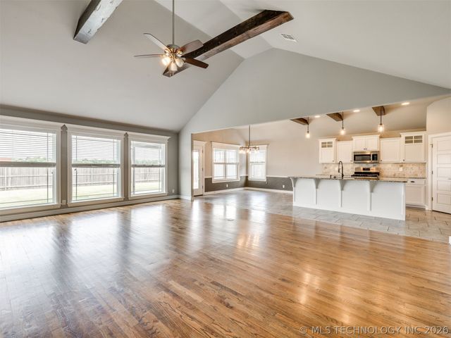 7025 E Oak Ridge Street, Broken Arrow, OK 74014