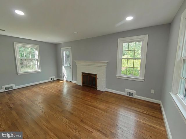 908 GLAIZEWOOD CT, Takoma Park, MD 20912