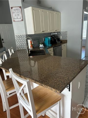 127 Druid Circle, Savannah, GA 31410