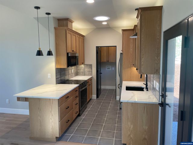 3475 SW Buckeye Pl, Corvallis, OR 97333