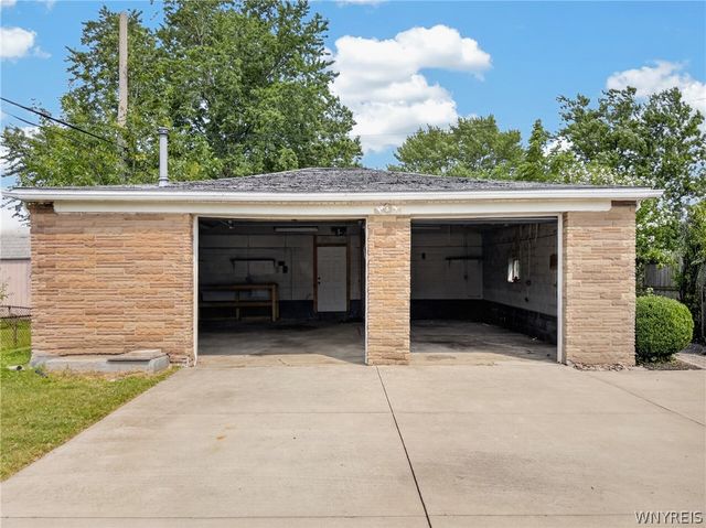 861 Beach Road, Cheektowaga, NY 14225