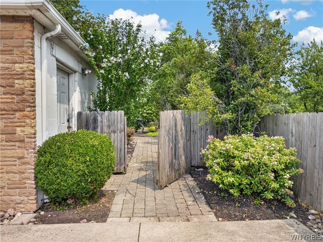 861 Beach Road, Cheektowaga, NY 14225