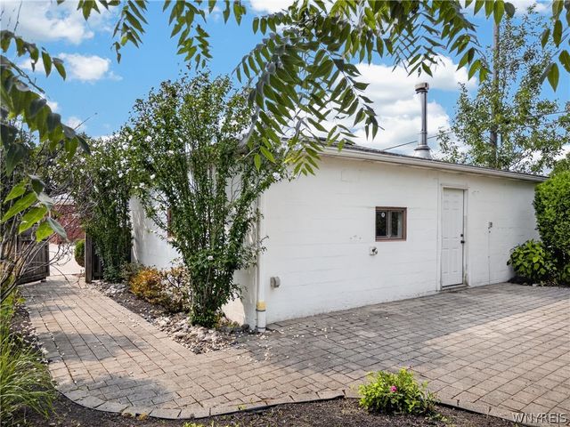 861 Beach Road, Cheektowaga, NY 14225