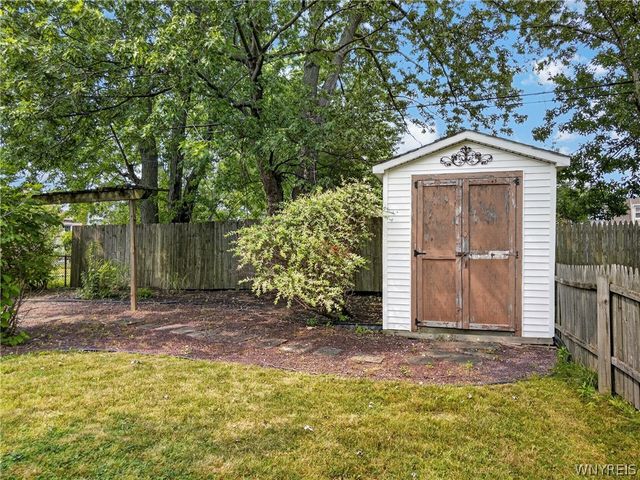 861 Beach Road, Cheektowaga, NY 14225