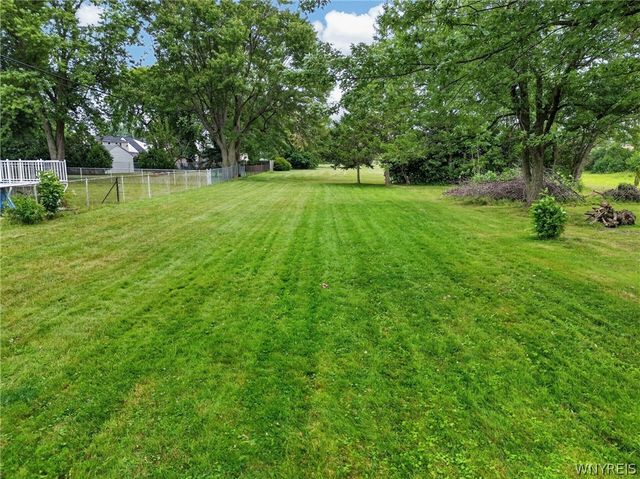 861 Beach Road, Cheektowaga, NY 14225