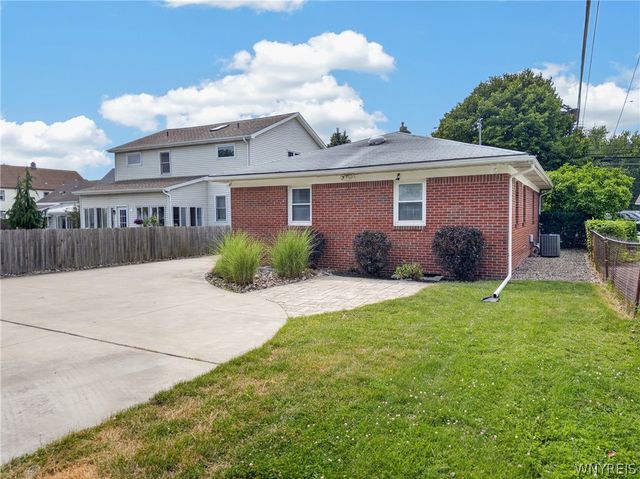 861 Beach Road, Cheektowaga, NY 14225