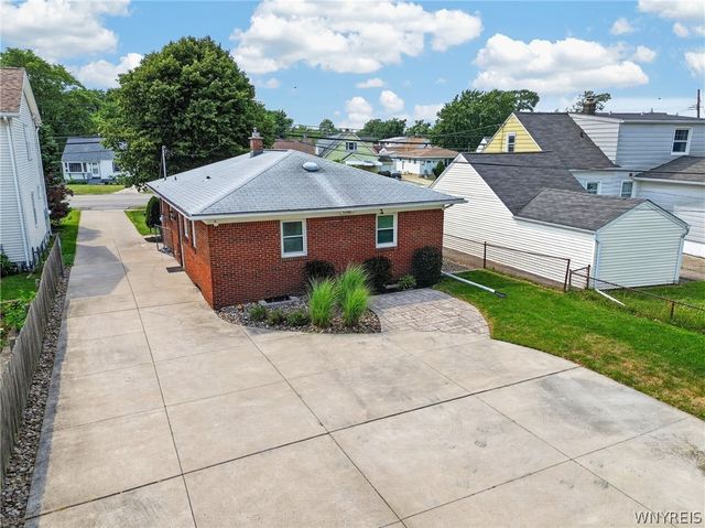 861 Beach Road, Cheektowaga, NY 14225