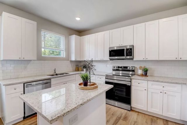 1248 Sunnyvale Lane, Burleson, TX 76028