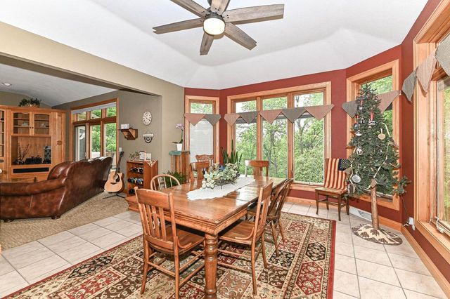 30927 Lawn DRIVE, Waterford, WI 53185