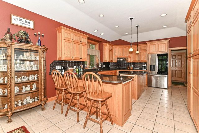 30927 Lawn DRIVE, Waterford, WI 53185