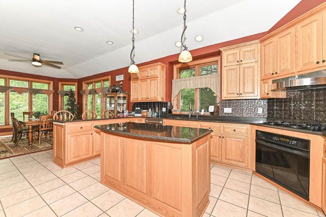 30927 Lawn DRIVE, Waterford, WI 53185