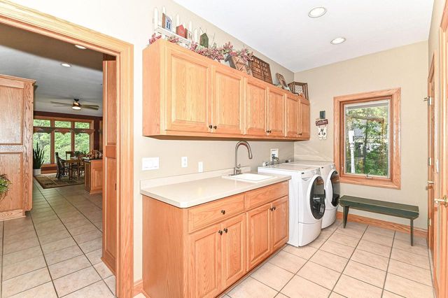 30927 Lawn DRIVE, Waterford, WI 53185