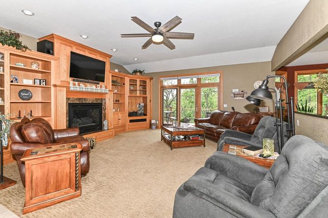 30927 Lawn DRIVE, Waterford, WI 53185