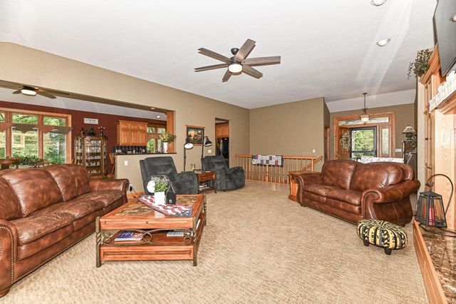 30927 Lawn DRIVE, Waterford, WI 53185
