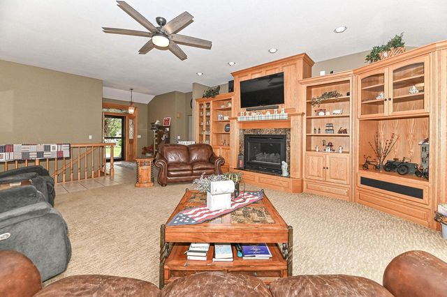 30927 Lawn DRIVE, Waterford, WI 53185