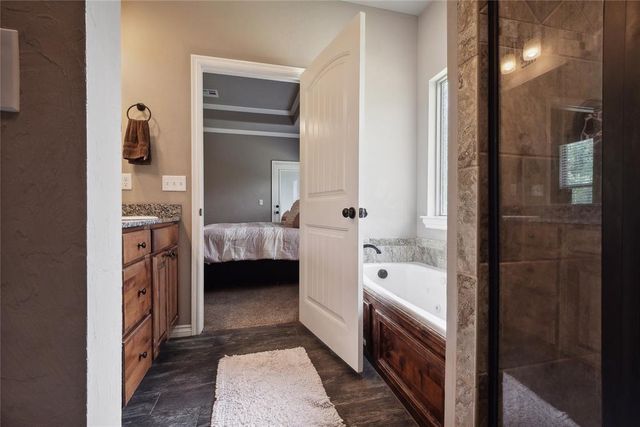 279 Timber Lane, Harrah, OK 73045