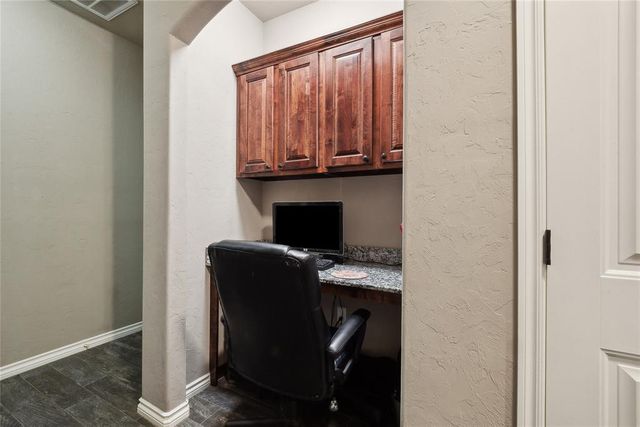 279 Timber Lane, Harrah, OK 73045