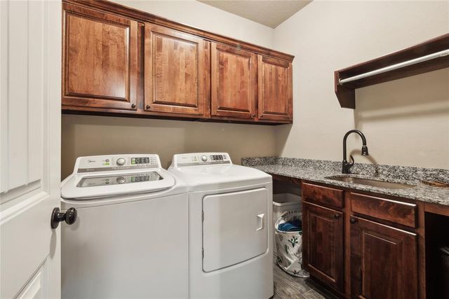 279 Timber Lane, Harrah, OK 73045