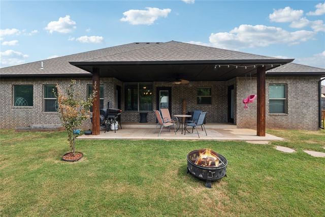 279 Timber Lane, Harrah, OK 73045