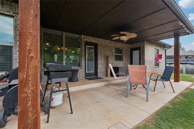 279 Timber Lane, Harrah, OK 73045