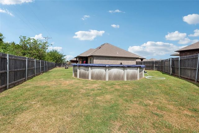 279 Timber Lane, Harrah, OK 73045