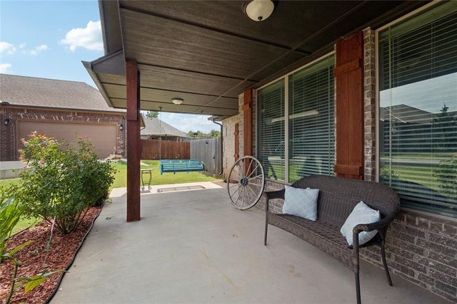 279 Timber Lane, Harrah, OK 73045