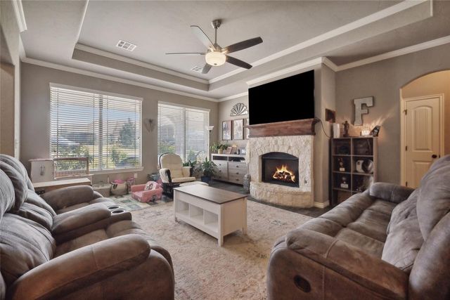 279 Timber Lane, Harrah, OK 73045