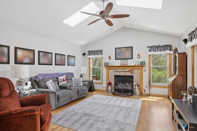 1479 Mackenzie Lane, Elgin, IL 60120