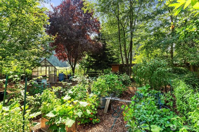 21043 NE 91st Street, Redmond, WA 98053